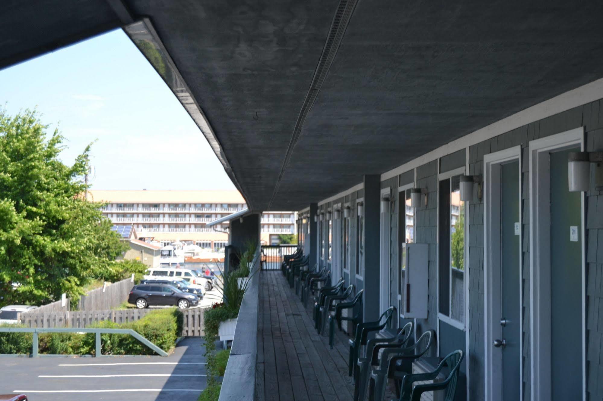 The Ship Motel Alexandria Bay Exterior photo